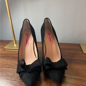 Betsey Johnson Elegant Black Heels with Bow